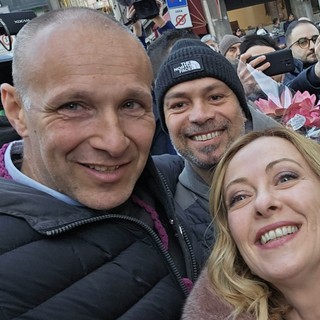 Walter Musso (primo da sn) insieme a Giorgia Meloni