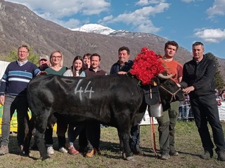 Monella, vincitrice di terzo peso
