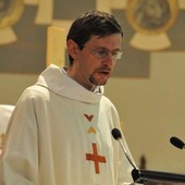 Don Andrea Marcoz nel 2014 (foto d'archivio)
