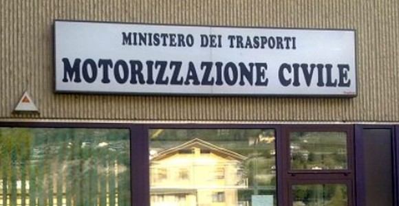 Motorizzazione di Aosta, nuove segnalazioni di disservizi; 'documenti smarriti, appuntamenti cancellati ed esami fermi' Motorizzazione di Aosta, nuove segnalazioni di disservizi; 'documenti smarriti, appuntamenti cancellati ed esami fermi'