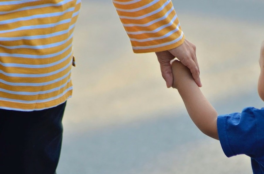 Madre e figlio fuggiti da comunità, ricerche in corso Madre e figlio fuggiti da comunità, ricerche in corso