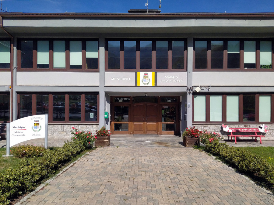 Gressan, 'invito tardivo e irrispettoso delle istituzioni'; Engagement critica l’inaugurazione della Stella di Pila