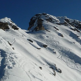 Scialpinista italiano muore travolto da valanga in Val d'Ayas