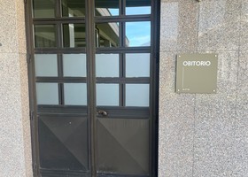 L'ingresso dell'obitorio del cimitero di Aosta