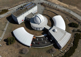 Credit: NASA’s Goddard Space Flight Center/Jeremy Schnittman e Brian P. Powell. Fonte: https://svs.gsfc.nasa.gov/13831/ Credit: NASA’s Goddard Space Flight Center/Jeremy Schnittman e Brian P. Powell. Fonte: https://svs.gsfc.nasa.gov/13831/