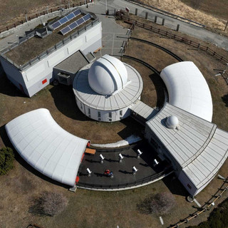 Credit: NASA’s Goddard Space Flight Center/Jeremy Schnittman e Brian P. Powell. Fonte: https://svs.gsfc.nasa.gov/13831/