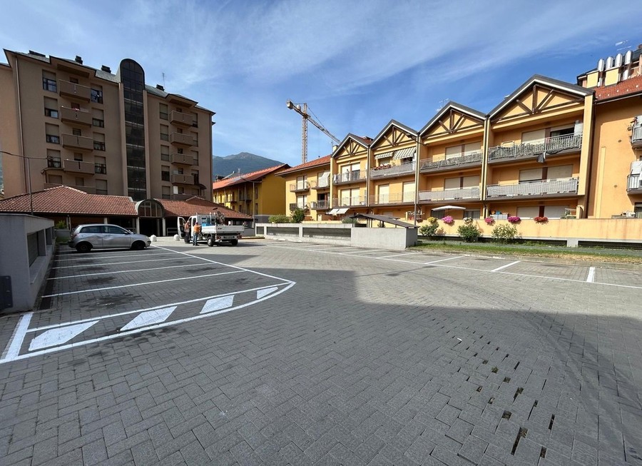 Aosta, 'in via Alessi 30 parcheggi in meno e viabilità complicata soprattutto per i disabili' Aosta, 'in via Alessi 30 parcheggi in meno e viabilità complicata soprattutto per i disabili'