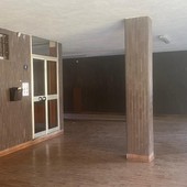 L'ingresso del condominio dov'è avvenuto il furto