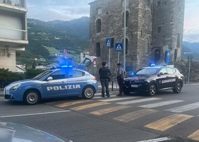 Controlli straordinari nel weekend ad Aosta; 120 persone identificate Controlli straordinari nel weekend ad Aosta; 120 persone identificate