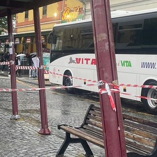 Tragedia sfiorata a Ivrea, pullman sostitutivo per Aosta 'centra' la pensilina dei passeggeri