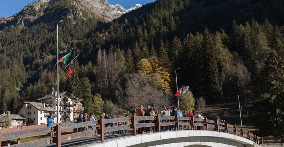 Gressoney-Saint-Jean, inaugurato il nuovo ponte sul Lys a Trinò/Pont Sec