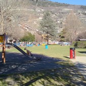 Si masturba nel parco giochi del quartiere Cogne; denunciato un aostano