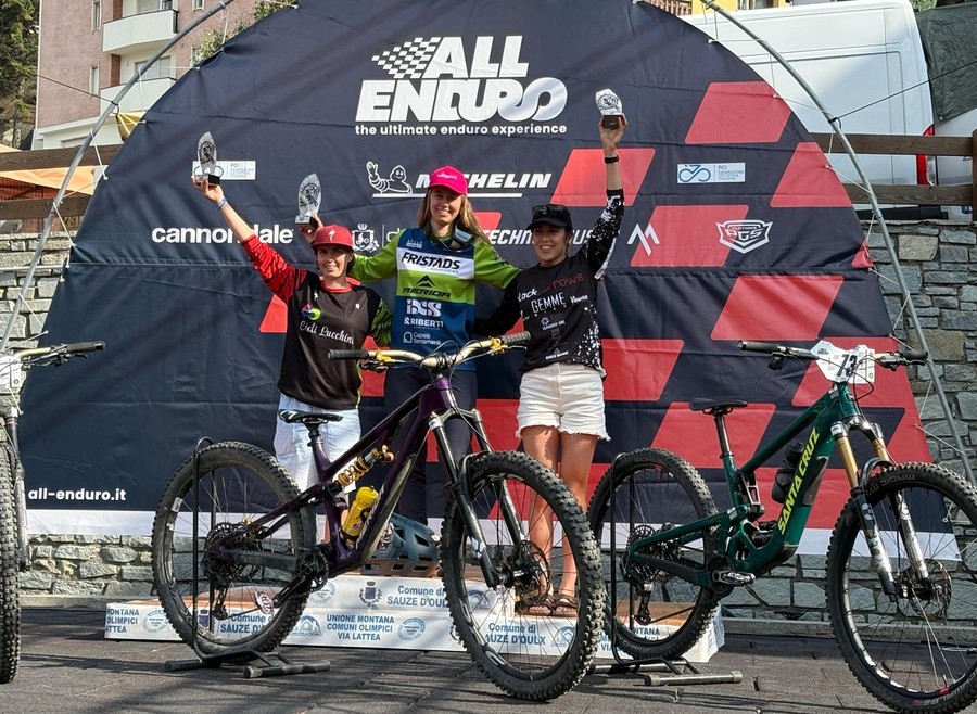Ciclismo, un podio tutto rossonero all’All Enduro di Sauze d’Oulx
