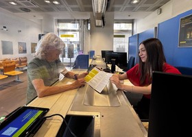 Pensioni sempre più digitali in Valle; in atri tre comuni sparisce il contante Pensioni sempre più digitali in Valle; in atri tre comuni sparisce il contante