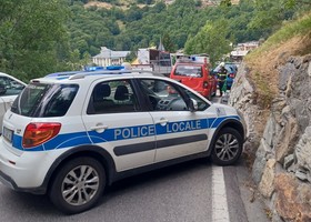 Valtournenche, guidava con patente sospesa e autocarro con fermo; mezzo sequestrato Valtournenche, guidava con patente sospesa e autocarro con fermo; mezzo sequestrato