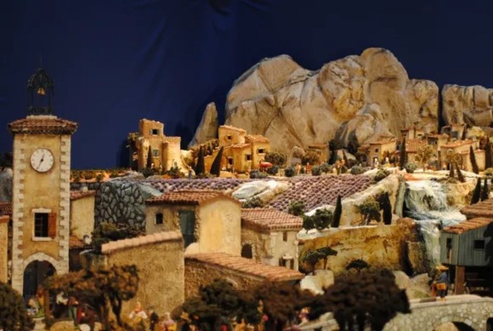 Presepi d'argilla, la Valle ospite d’onore al Salone internazionale di Arles Presepi d'argilla, la Valle ospite d’onore al Salone internazionale di Arles