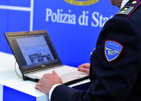 Truffe online e telefoniche, Poste e Polizia di Stato ad Aosta per informare i cittadini