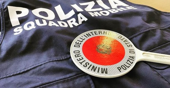 Spaccio di crack e cocaina in monopattino, 42enne valdostano arrestato dalla polizia Spaccio di crack e cocaina in monopattino, 42enne valdostano arrestato dalla polizia