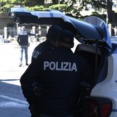 Aosta, controlli straordinari della Polizia; oltre 250 persone identificate e 100 veicoli verificati