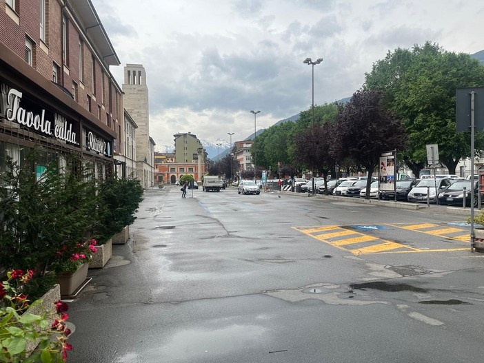 Aosta, verso la pedonalizzazione di piazza della Repubblica Aosta, verso la pedonalizzazione di piazza della Repubblica