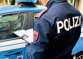 Ferragosto, rinforzati controlli di polizia; denunce per minaccia e insolvenza Ferragosto, rinforzati controlli di polizia; denunce per minaccia e insolvenza
