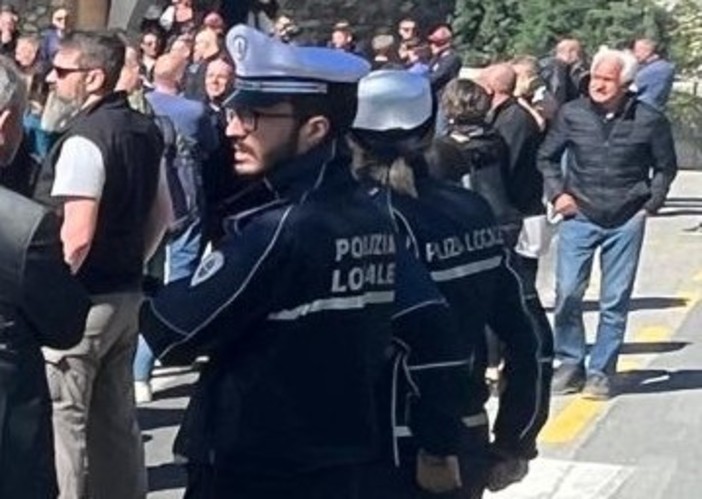 Spray antiaggressione per gli agenti della Polizia locale di Quart