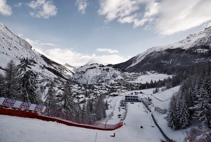 Neve e lavoro in pista a La Thuile: cancellata la prima prova della discesa