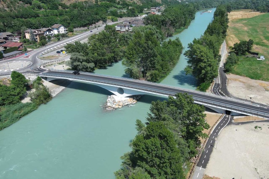Inaugurato il ponte che collega Quart e Brissogne