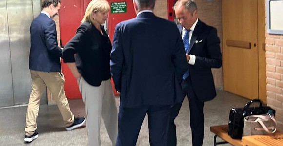 Attesa pre udienza; da il pm Francesco Pizzato, l'ad della Casino spa, Sara Bordet e gli avvocati Maurizio Riverditi e Ascanio Donadio