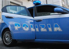 Aggredisce gli agenti intervenuti per sedare una lite, 26enne arrestata ad Aosta Aggredisce gli agenti intervenuti per sedare una lite, 26enne arrestata ad Aosta