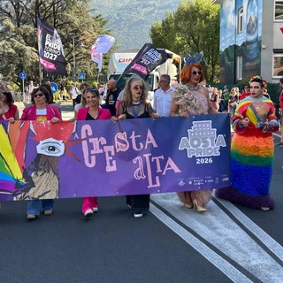 Aosta Pride, circa mille persone alla partenza del corteo 'A cresta alta'