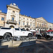 Nelle immagini di Paolo Rey, mezzi e personale della Protezione civile in piazza Chanoux ad Aosta (cliccare sull'immagine per avviare la mini gallery)