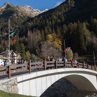 Gressoney-Saint-Jean, inaugurato il nuovo ponte sul Lys a Trinò/Pont Sec