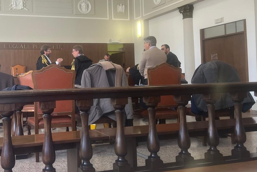 Terre e rocce smaltite senza autorizzazione, in quattro a processo