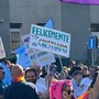 Un cartello esposto durante il corteo del Pride ad Aosta Un cartello esposto durante il corteo del Pride ad Aosta