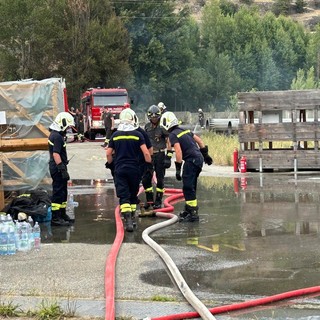 Fiamme vicino alla centrale elettrica di Villeneuve, danni limitati e nessun ferito