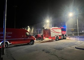 I mezzi dei Vigili del fuoco entrano nel carcere di Brissogne la notte del 16 maggio 2025 I mezzi dei Vigili del fuoco entrano nel carcere di Brissogne la notte del 16 maggio 2025