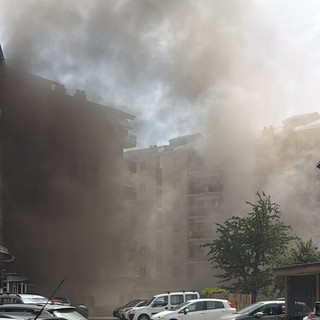 Aosta; incendio in un garage, il fumo paralizza la circolazione