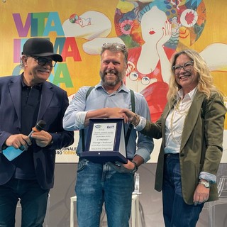 Franz Rossi ritira il premio a Salone del Libro