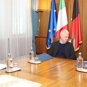 Da sn Emily Rini, il ministro forzista Paolo Zangrillo e il Presidente della Giunta, Renzo Testolin durante un incontro istituzionale (foto di archivio)