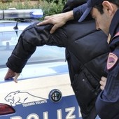 Resistenza e minacce a poliziotti e carabinieri, tre arresti ad Aosta e St-Vincent