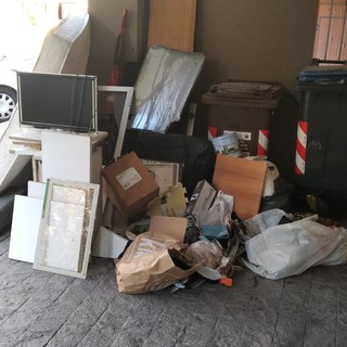 Aosta, rifiuti abbandonati: dopo viale Europa, segnalazioni anche al quartiere Cogne