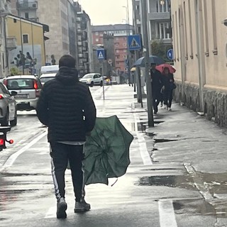 Marino Rodio mentre si allontana dal Palazzo di Giustizia