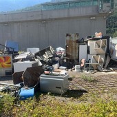 Discarica a cielo aperto nel carcere di Brissogne tra rottami di ogni tipo e serio rischio ambientale