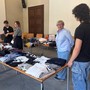La vicesindaca Fadda e l'assessora Sapinet durante la visita al laboratorio dei ragazzi