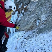 Valanga travolge cascatisti in Valnontey; un ferito