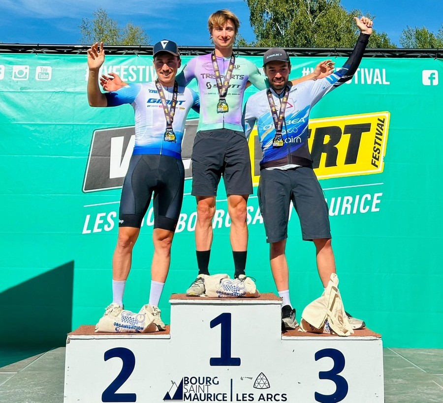 Ciclismo, meritato successo di Alessandro Saravalle alla Mythic Chrono in Francia Ciclismo, meritato successo di Alessandro Saravalle alla Mythic Chrono in Francia