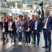 L'assessore Luigi Bertschy (secondo da dx) con i rappresentanti della Struttura regionale e con le start up: Coralie Pellisier e Valerio Falcicchio di RdItaly S.r.l., Pietro Baratella di Bilanciarsi S.r.l., Mariapaola La Caria di Openmind Travel S.r.l. e Sano Musab Hijazi di It’s Prodigy