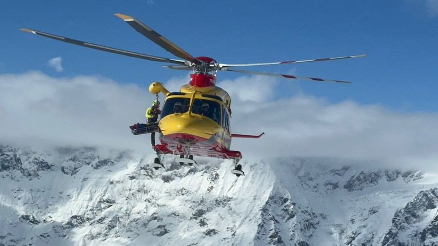 Courmayeur, salvati quattro escursionisti sorpresi dalla neve vicino al rifugio Elisabetta