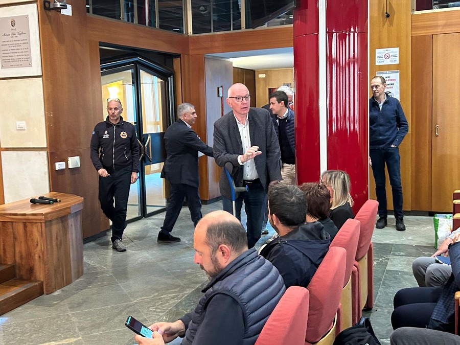 Il capo della Protezione civile, Valerio Segor e il Presidente della Giunta, Renzo Testolin incontrano i sindaci a Palazzo regionale